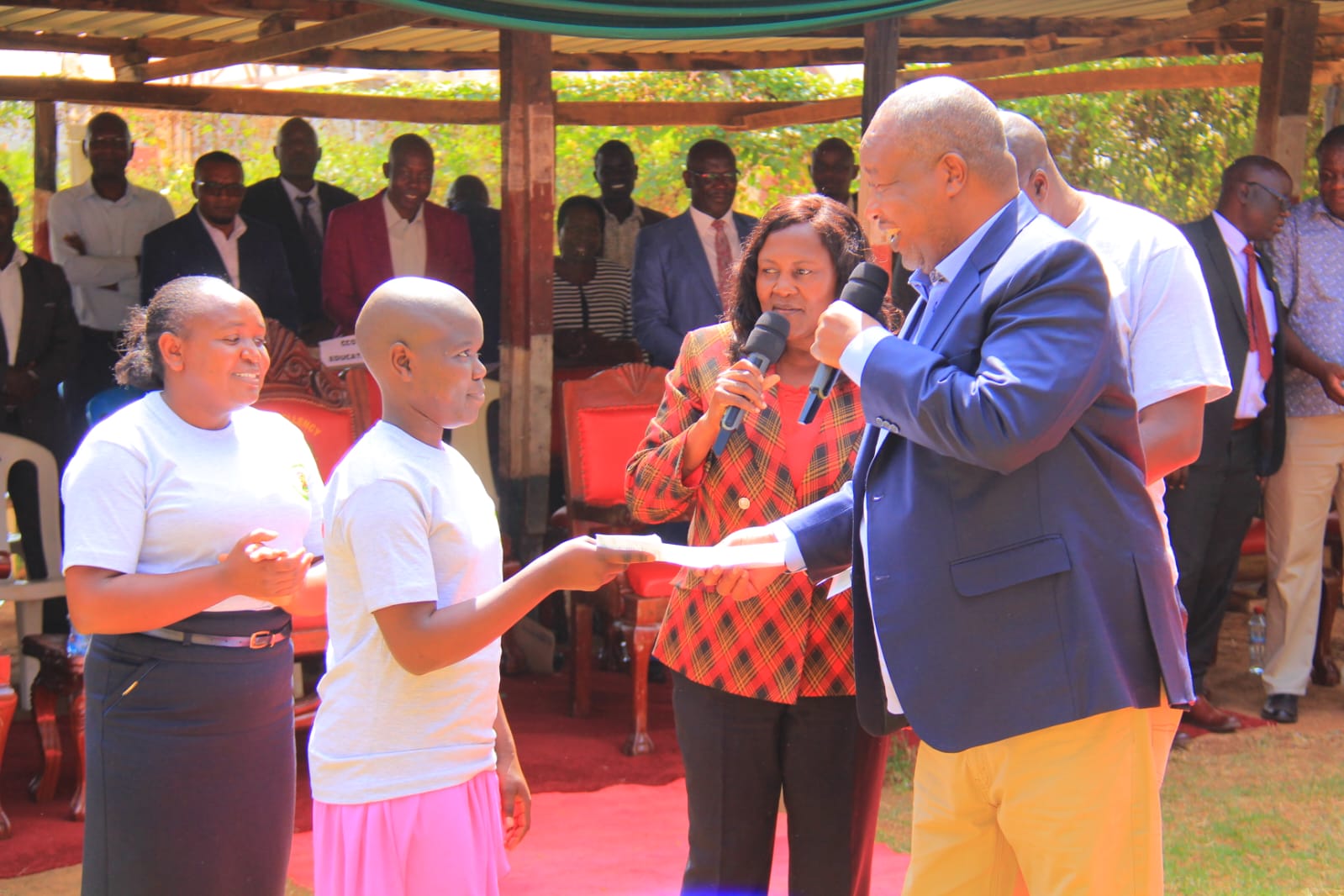 Governor Amos Nyaribo gives scholarship to needy, bright students